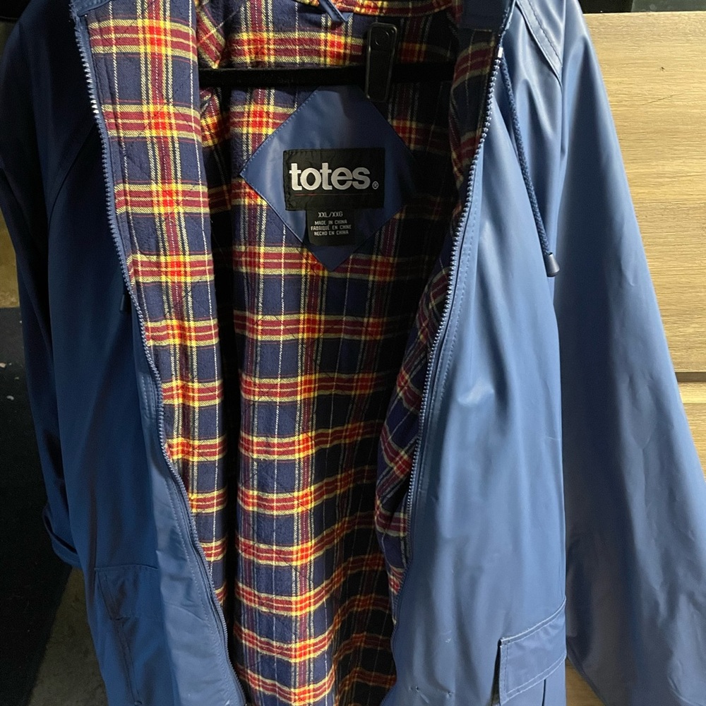 Totes blue raincoat xxl worn once